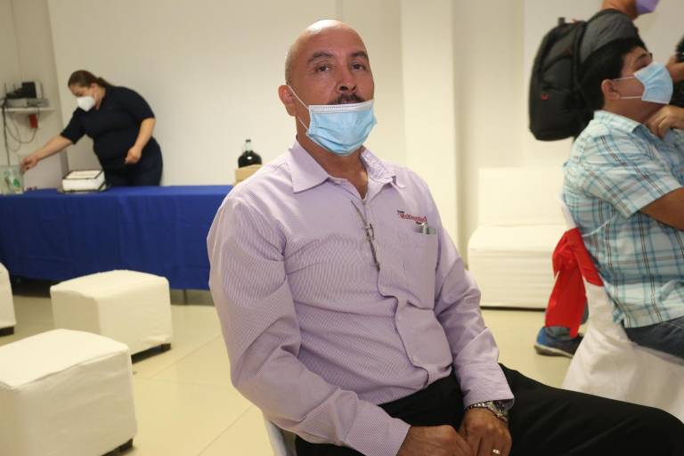 Enrique Escalona e Irma Calvo reciben el galardón del Premio Binacional Valladolid a las Letras