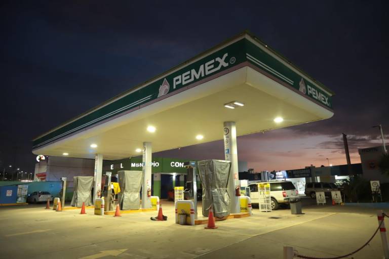 Clausura Profeco dos gasolineras en Mazatlán por irregularidades en las bombas