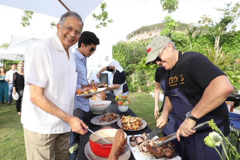 Cocinan chefs para ayudar al Centro de Readaptación Social