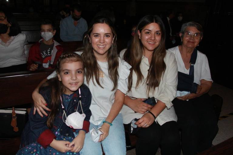 Viven una Navidad musical en la parroquia de la Sagrada Familia