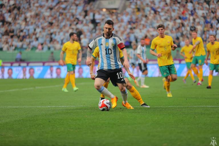 Con gol de Messi, Argentina vence a Australia