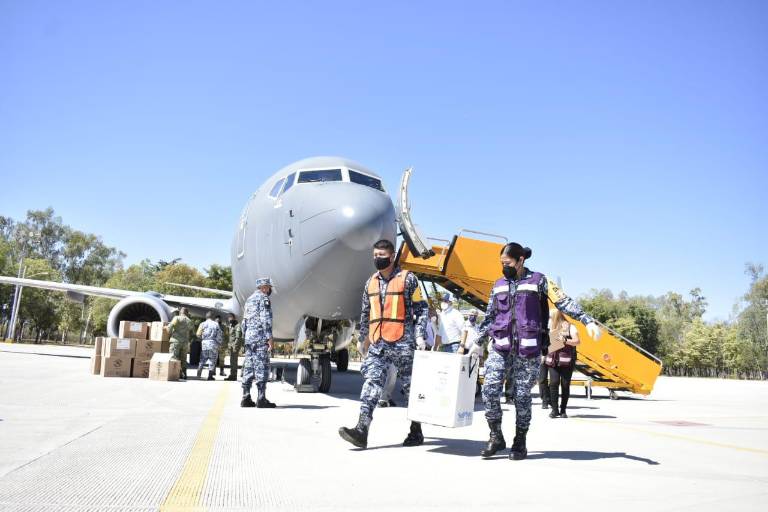Llegan vacunas para El Fuerte, Angostura, Sinaloa y Cosalá