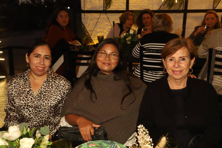 Ámbar Marbella Chicuate se despide de su soltería