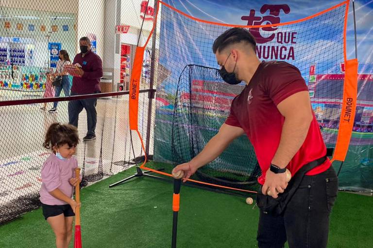 Tomateros de Culiacán dice presente en la comunidad culiacanense