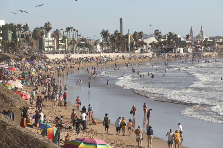 De playas en Semana Santa, de Félix Salgado y del clásico nacional, de las noticias para esta mañana