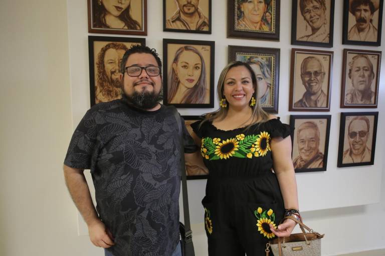 Presenta ‘Bocetos de amigos mazatlecos’ Xosé Lamas