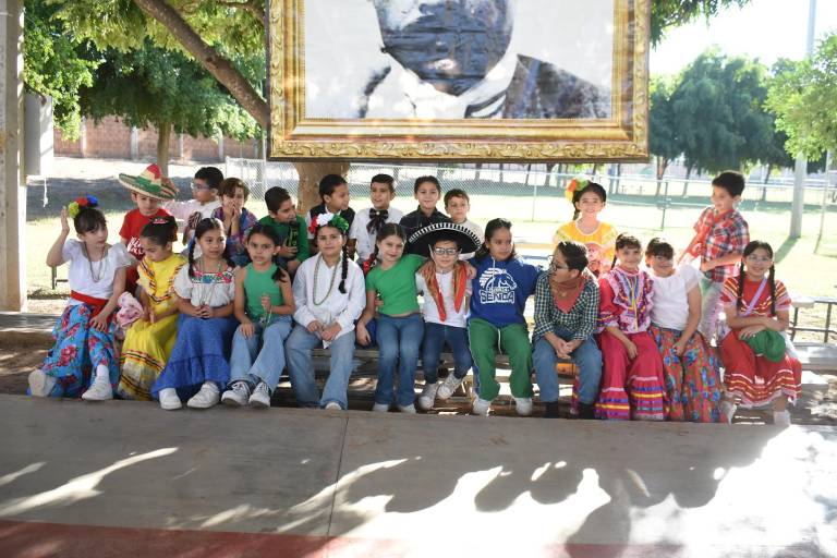 Celebran alumnos del Senda la Revolución Mexicana