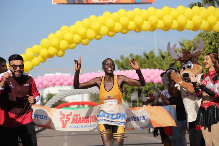 Leah Kigen emerge como la campeona de los 42K del Gran Maratón Pacífico