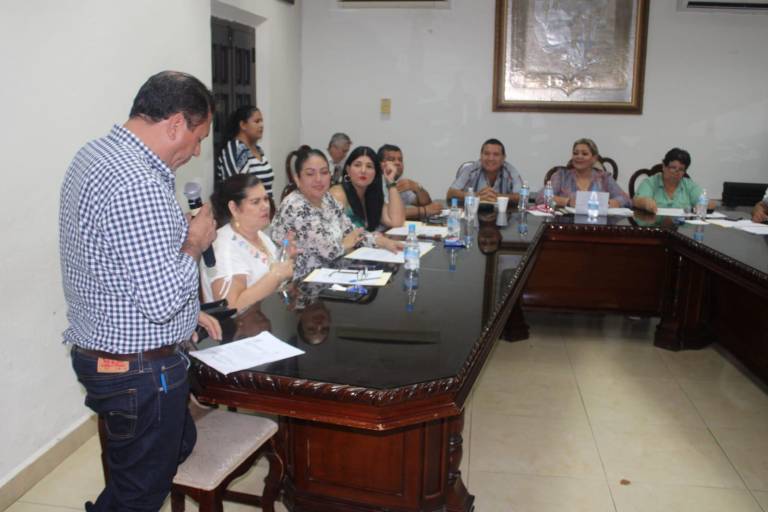 Aprueban solicitar préstamos millonarios a Gobierno del Estado para cubrir adeudos en Rosario