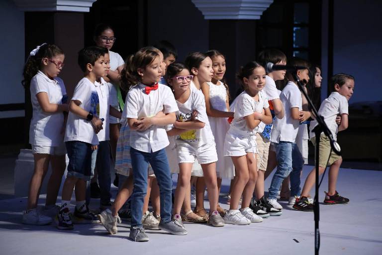 Con colorido festival, concluye el curso de verano ‘Una sonrisa en el arte’