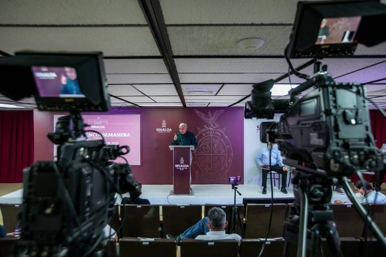 Periodistas no tendrán represalias cuando toquen temas de su gobierno, asegura Rocha Moya