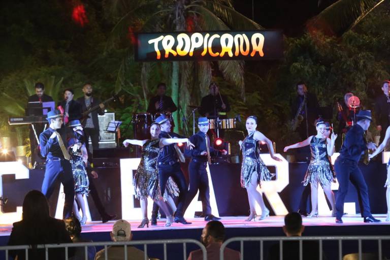 Obed Ibarra y Scarleth Valenzuela son los primeros soberanos de Carnaval de Mazatlán 2022