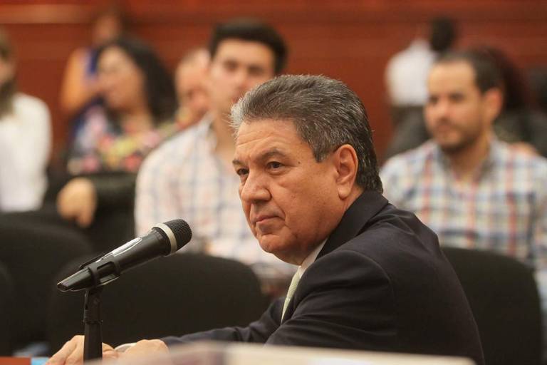 Estado y Federación dictan medidas sanitarias, dice la CEDH, sobre la cartilla de vacunación que pedirán en Culiacán y Mazatlán