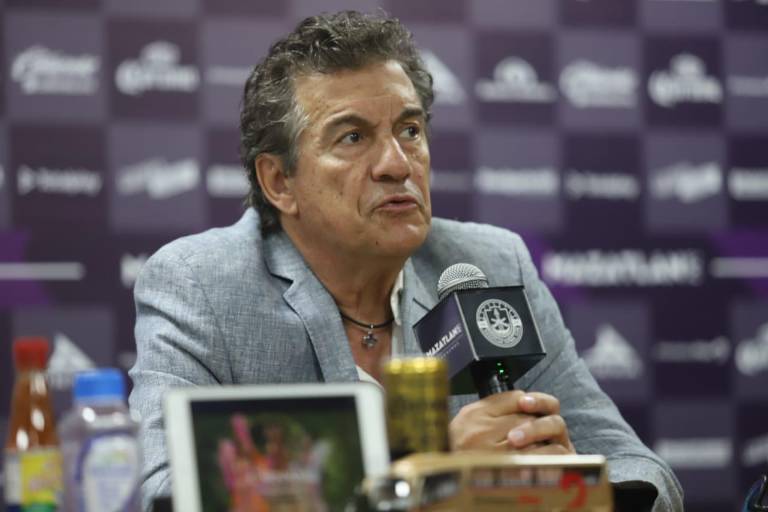 Romano se abstiene de opinar sobre insultos de Salinas Pliego a sus jugadores