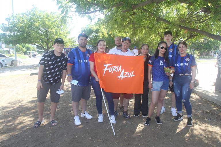 Visitantes a la Copa Mazatlán de Futbol 7 2021 gozan del puerto