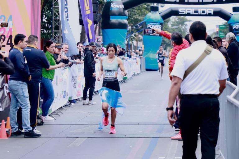 Mazatleca Norma Labrador conquista los 5K del Maratón de Culiacán