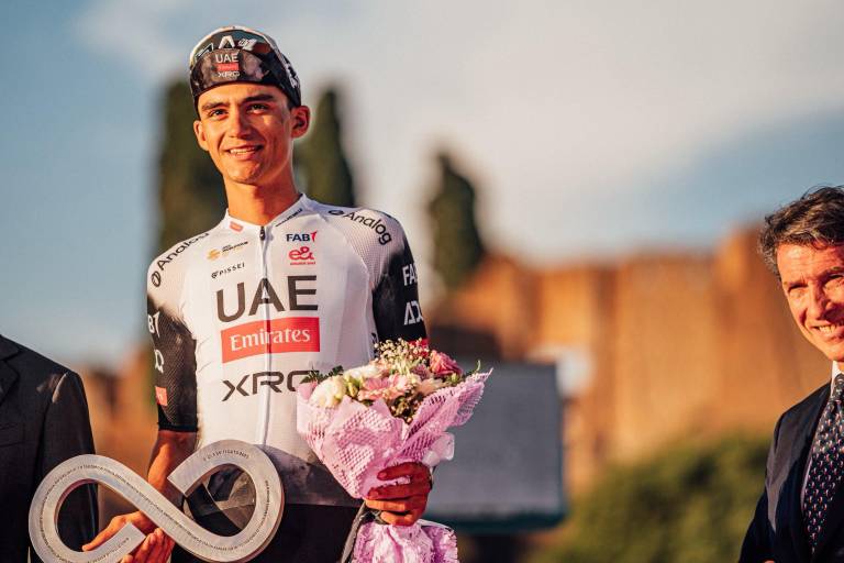 Isaac del Toro hace historia en el Giro de Italia: segundo lugar y maglia bianca