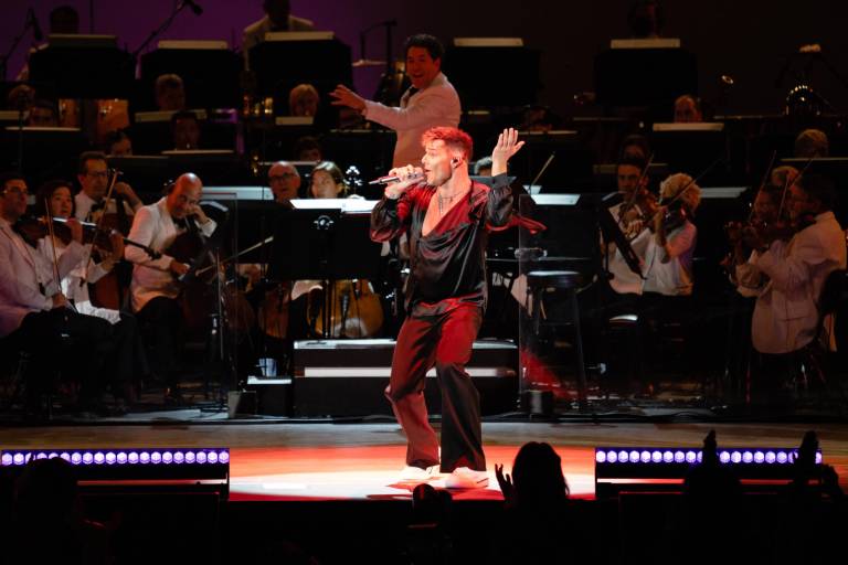 Reciben con ovación a Ricky Martin en conciertos junto a la Orquesta Filarmónica de Los Ángeles