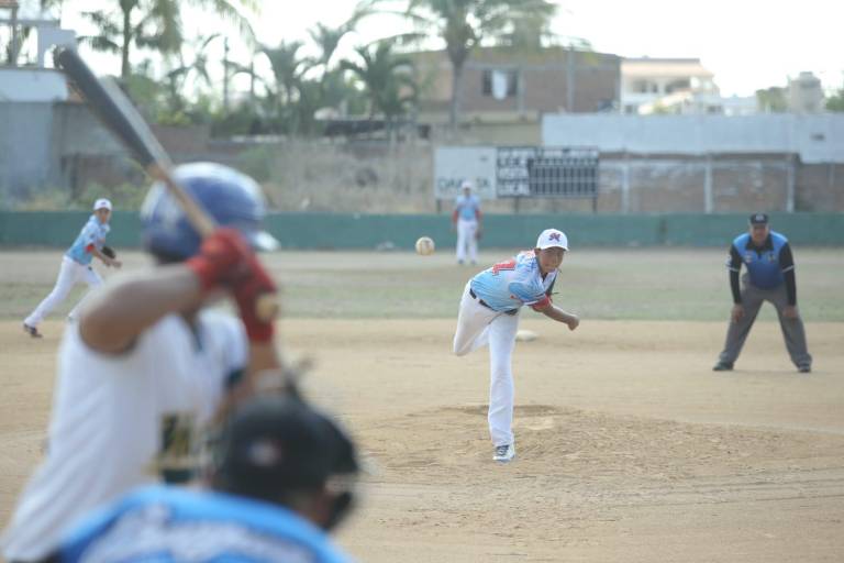Pelikanos del Rosario muestra su ofensiva ante Club San José de Guasave