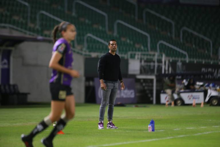 Jesús Padrón espera que Mazatlán FC Femenil encuentre rápido el equilibrio en el torneo