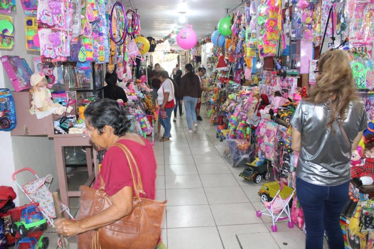 Comerciantes en Rosario ven afectaciones por ventas en internet y vendedores temporales