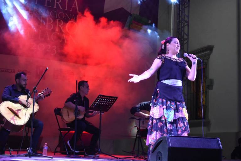 A través de su canto, María Inés Ochoa enaltece al campo y a las lenguas indígenas