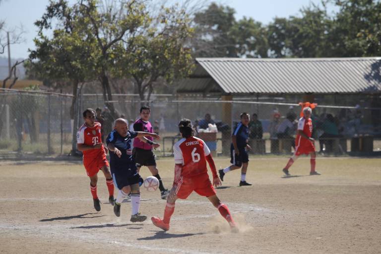 Muralla FC continúa en plan grande en Veteranos Platino