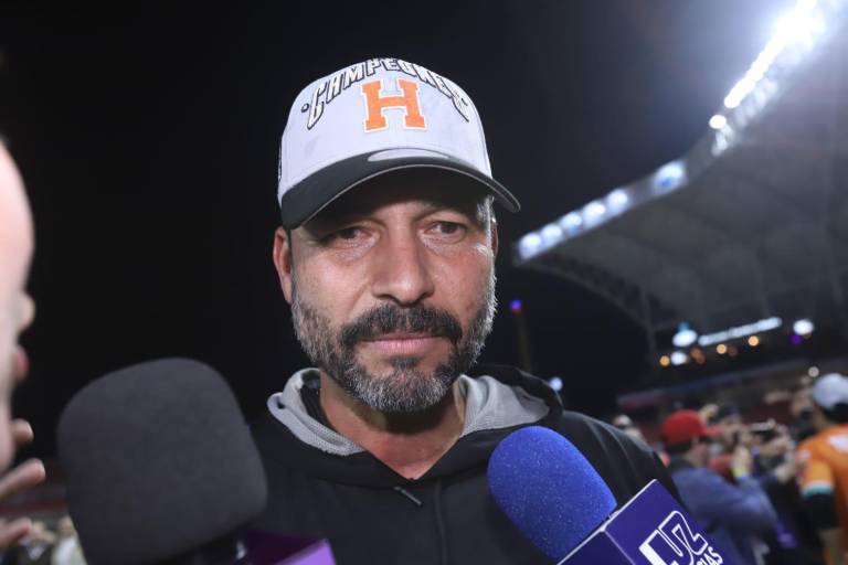 Castro elogia la garra de sus Naranjeros, con Criollos de frente