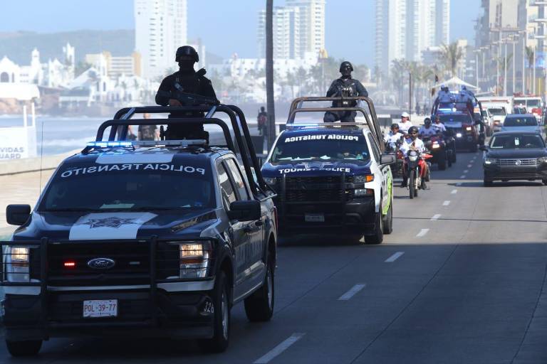 Señala Alcalde que faltan 300 policías en Mazatlán
