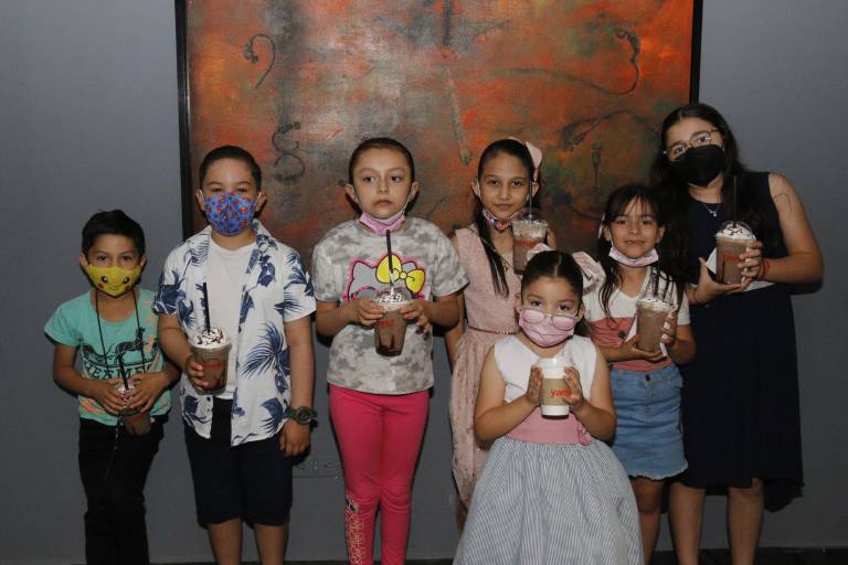 Noroeste festeja a los niños con función de cine