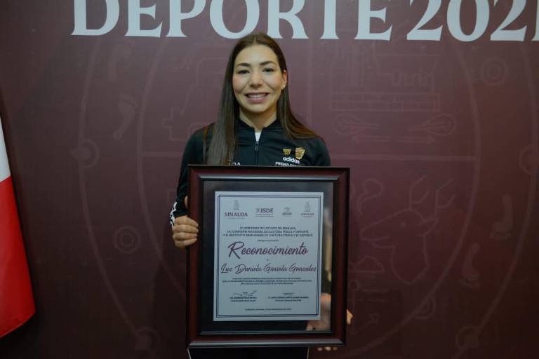 Sinaloenses reciben el Premio Estatal del Deporte