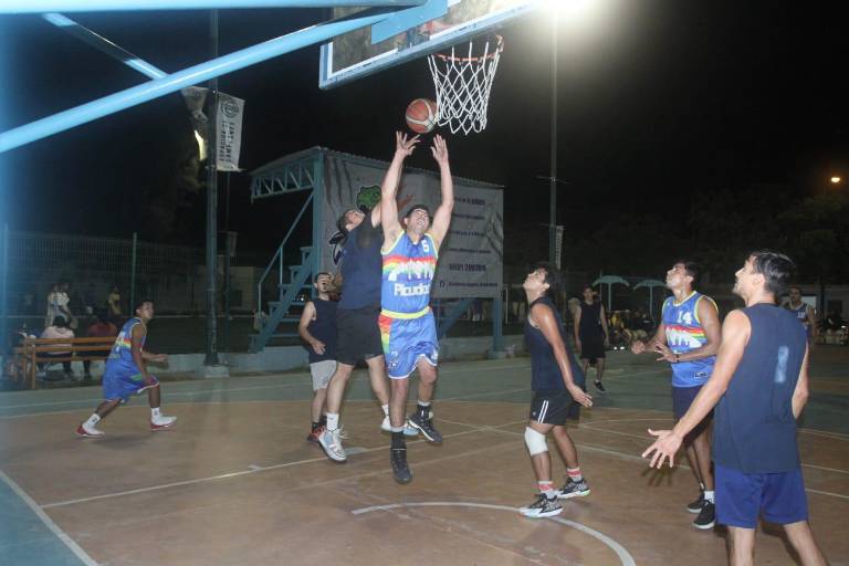 Picudos Itmaz es tricampeón del baloncesto en Casa Hogar