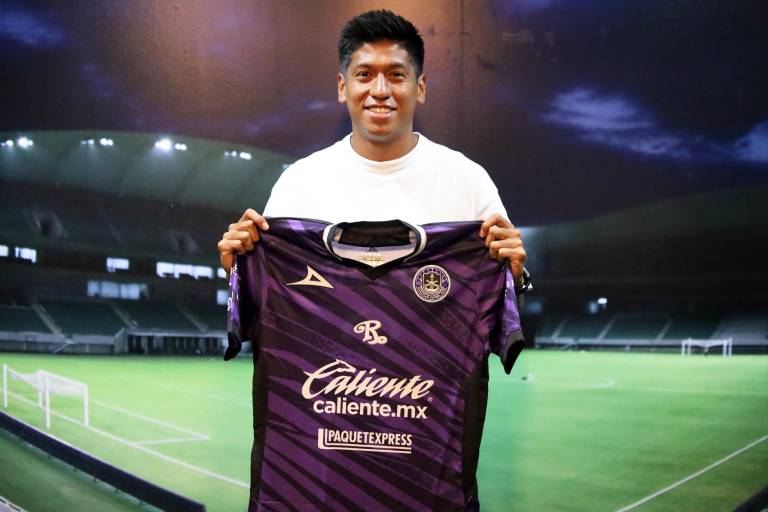 Salvador Rodríguez renueva con Mazatlán FC hasta 2027