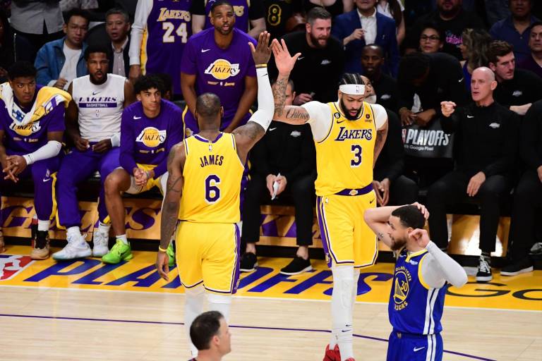 Los Lakers no dan opción a los Warriors y los eliminan de Playoffs
