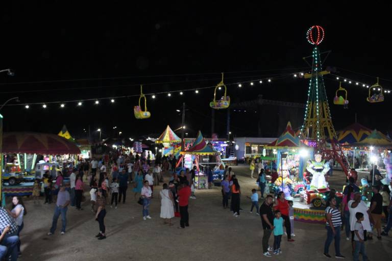 Invitan a la presentación de las reinas de la Feria de la Primavera 2025 en Rosario