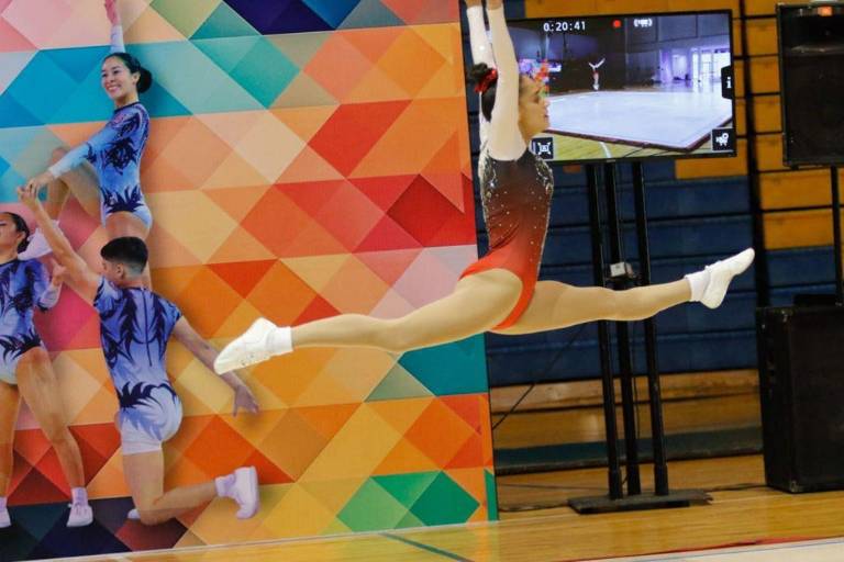 Águilas de la UAS retorna con éxito a la actividad en la gimnasia aeróbica