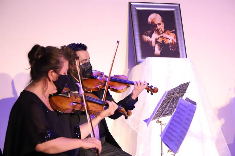 Recuerdan al violinista Héctor Olvera a un año de su muerte