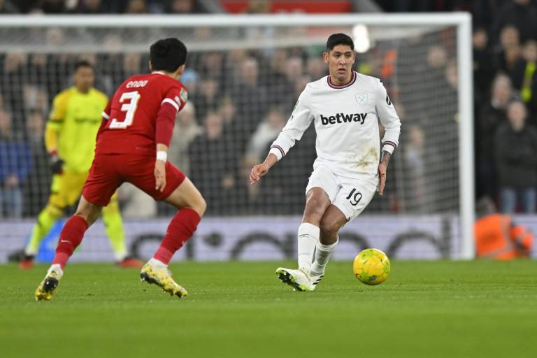 Liverpool golea al West Ham y avanza a semis de la Carabao Cup