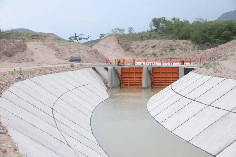López Obrador pone en marcha sistema de riego de la Presa Picachos