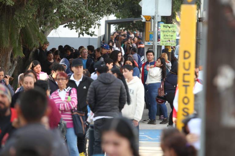 Aumenta afluencia de solicitantes de beca Benito Juárez, en Mazatlán