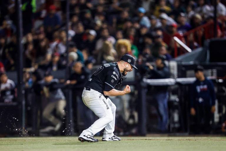 Manny Barreda prende la máquina de ponches en el inicio de la Serie de Zona de la LMB