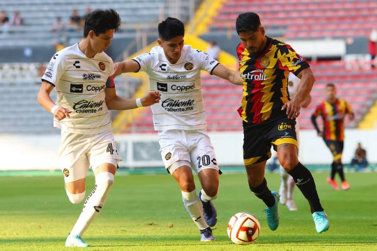 Dorados finaliza la temporada con derrota ante Leones Negros