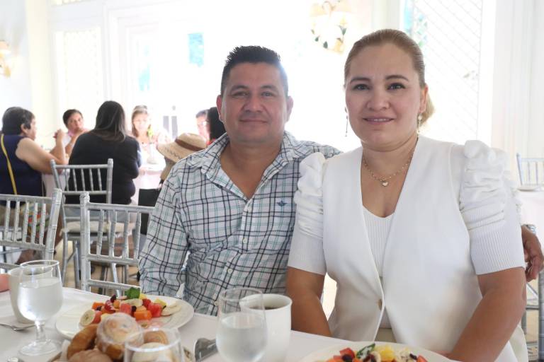 Celebra Padre Horacio Hernández su amor a Dios
