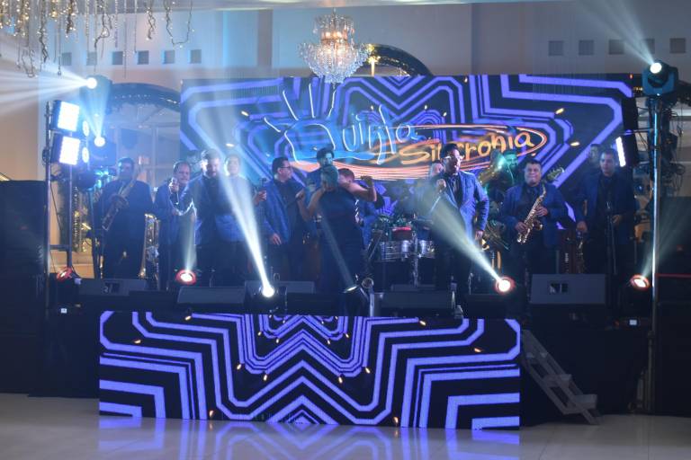 Bomberos de Culiacán culminan sus festejos en una cena baile