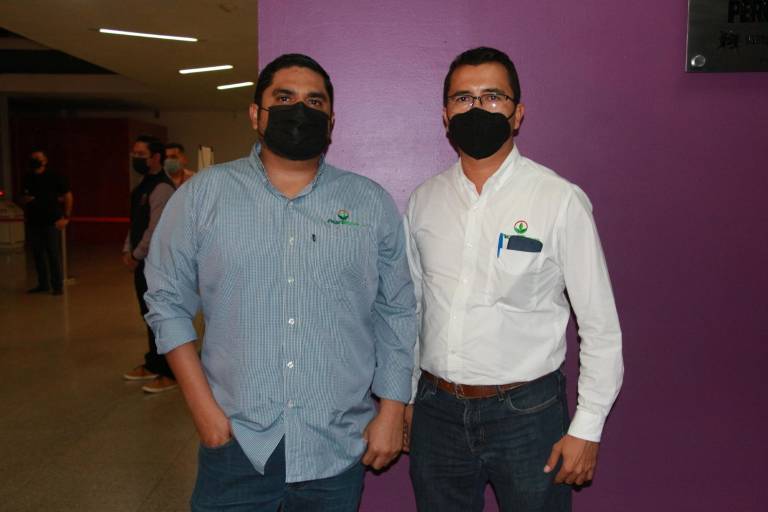 Carlos Ruiz brinda conferencia magistral para el sector empresarial