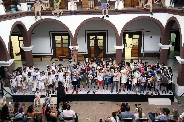 Concluye curso de verano Una sonrisa con el Arte, en la José Limón