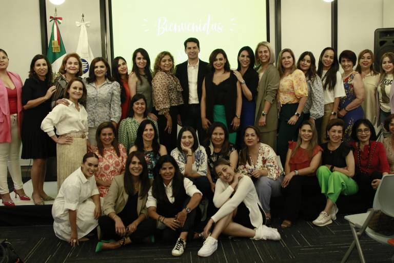 Damas de AMMJE Culiacán tienen diálogo con Javier Gaxiola Coppel