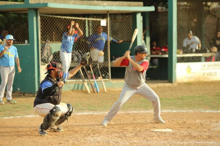 Lino’s empareja récord en Liga Meseros al Bat