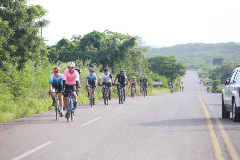 Marco Borja y Gabriela García dominan la Elite de Vuelta Ciclista Sinaloense