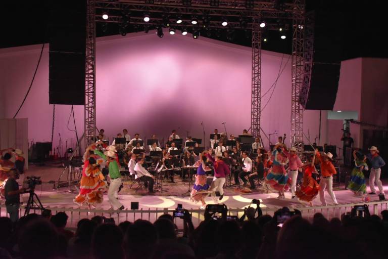 Llaman a la paz a través del concierto Kétche Alheyya en Culiacán